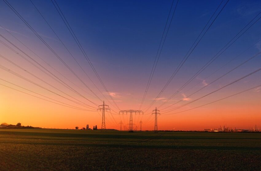Tesla si lancia nel mercato dell’energia elettrica UK