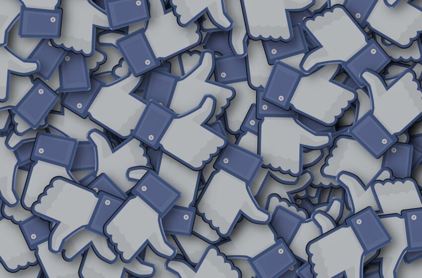 Facebook VS Apple