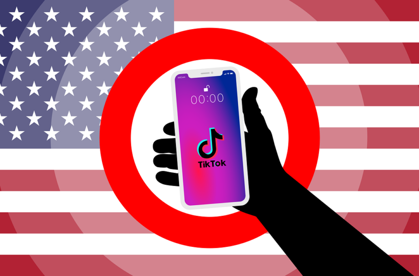 TikTok e WeChat banditi dagli App Store statunitensi