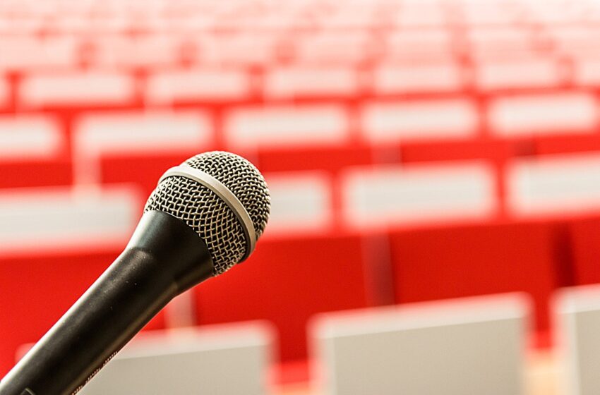 Clubhouse: il futuro della democrazia è digitale?