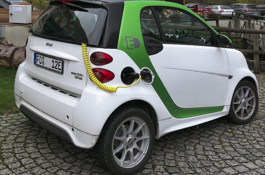  Auto elettriche, un proprietario su cinque torna indietro