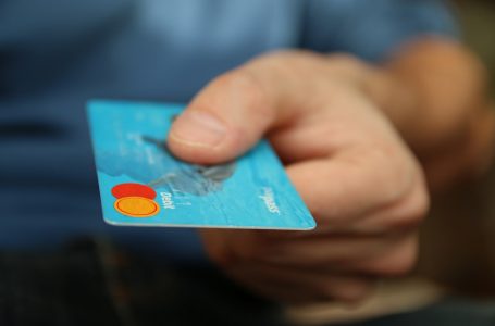 Crisi del costo della vita: nuovi cambiamenti nelle abitudini di pagamento dei consumatori