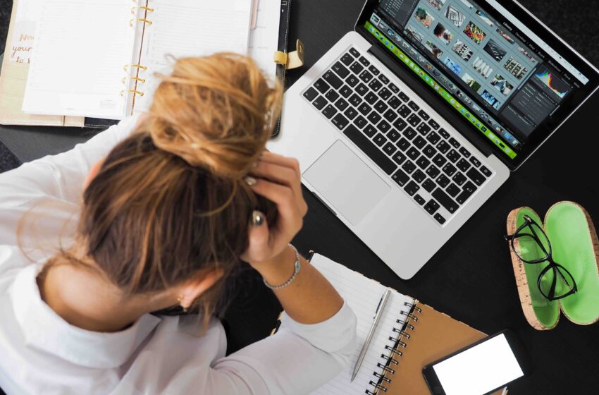 Lavorare diventa sempre più rischioso per la propria salute mentale