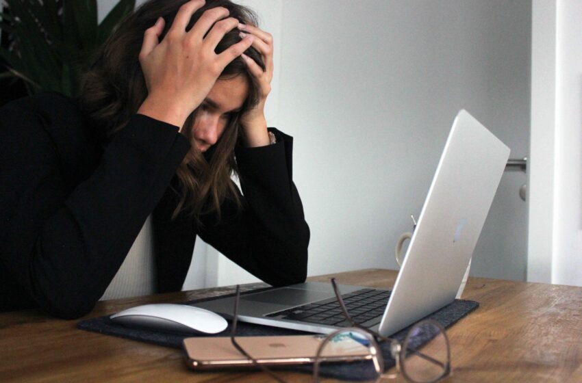  Burnout, quasi 6 dipendenti su 10 ne hanno sofferto