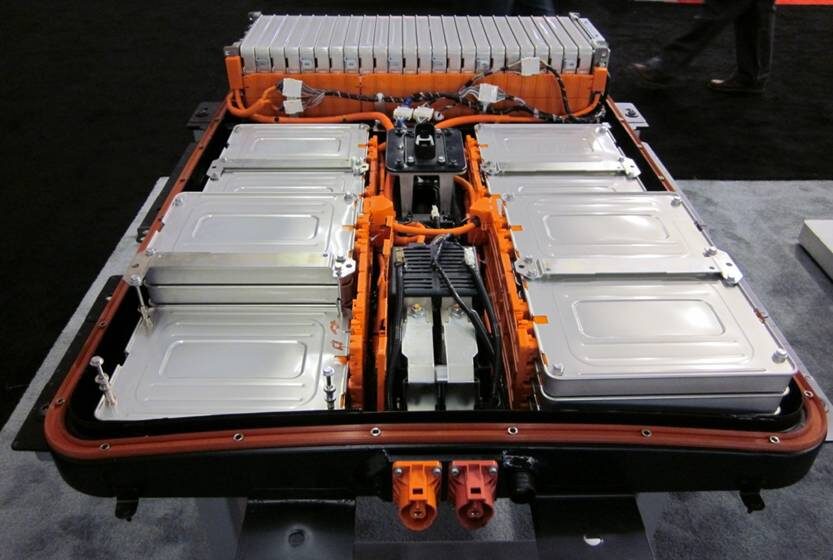  Auto elettriche: il processo di riciclaggio delle batterie al litio