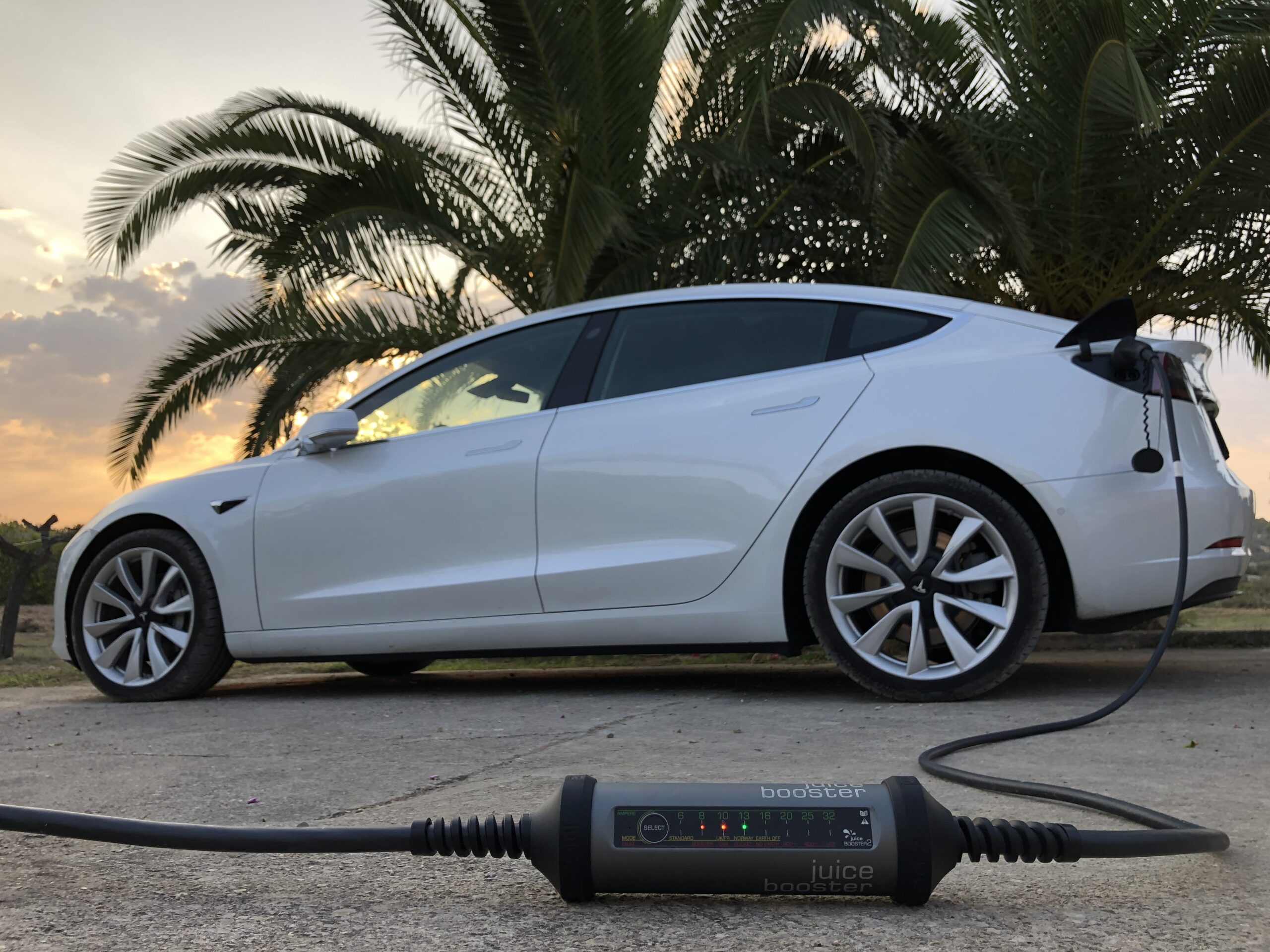 Auto elettrica e caldo estremo: sette consigli per far durare di più la batteria