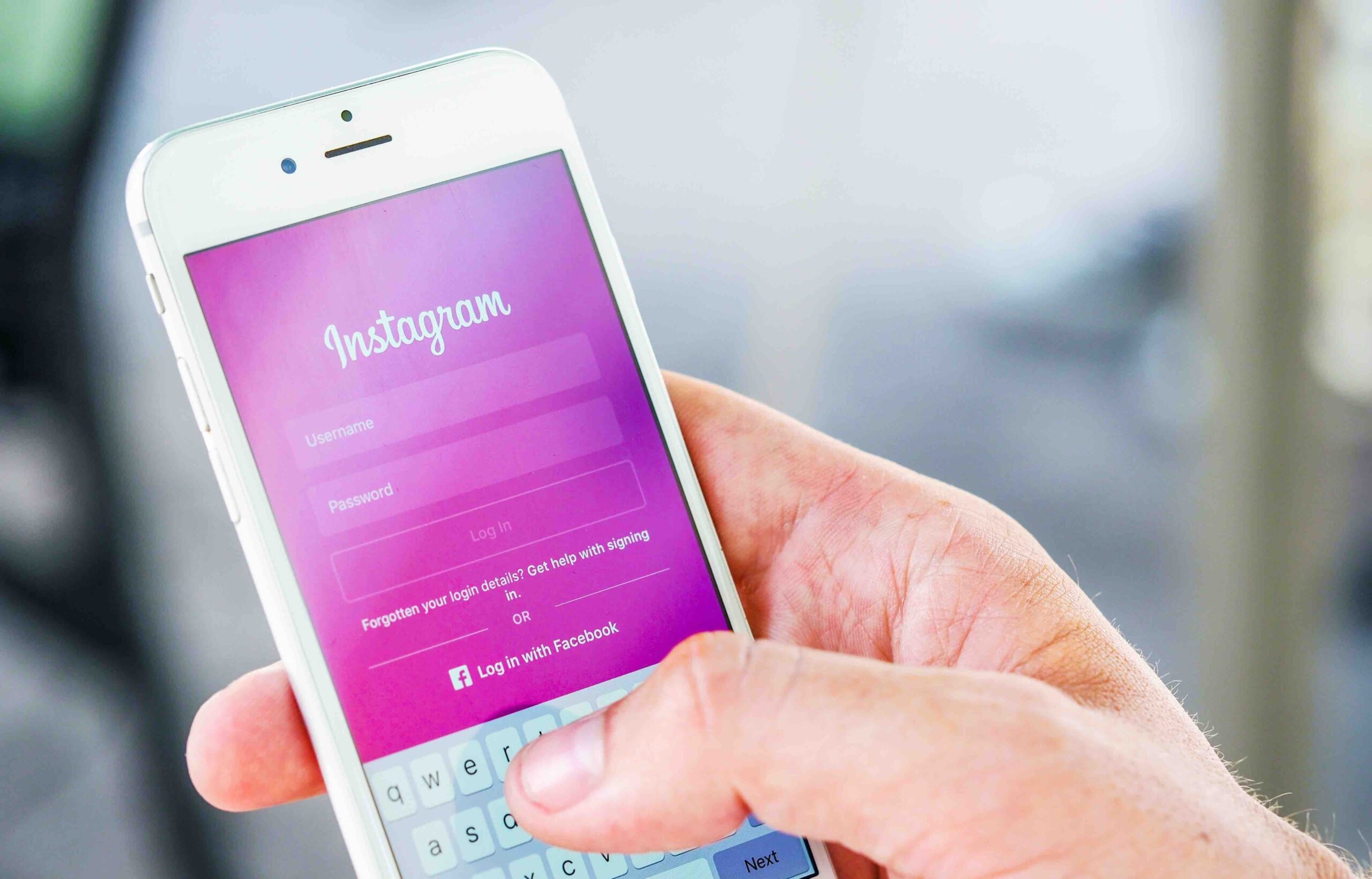 Nuove funzioni di Instagram per proteggere donne e adolescenti
