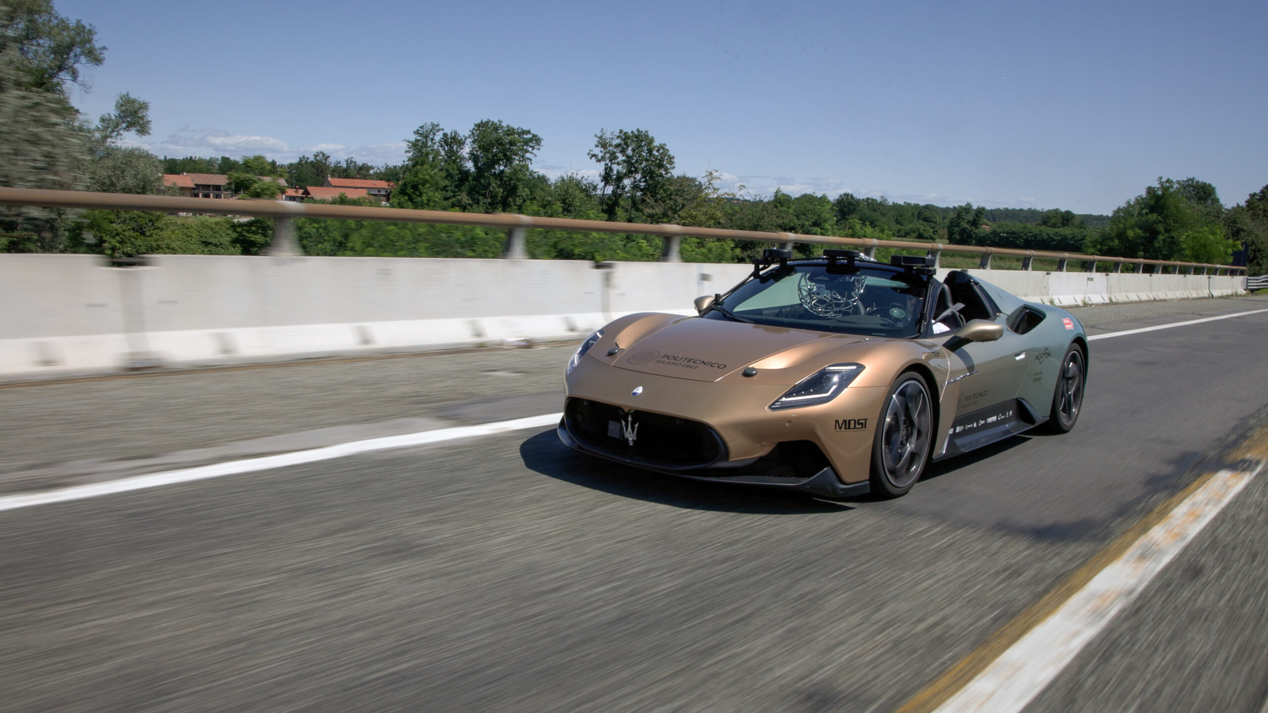 Guida autonoma: per la prima volta su un tratto autostradale aperto al traffico