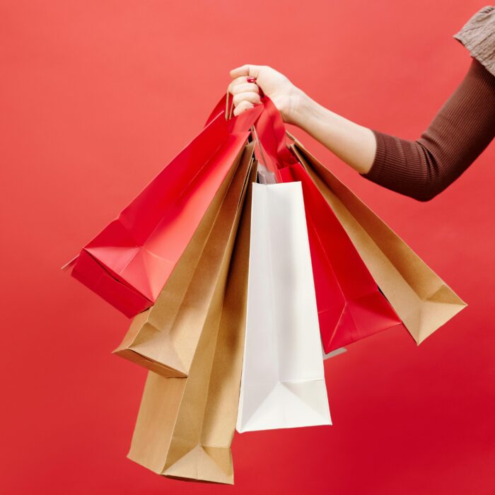 Effetto saldi: come i negozi spingono gli acquisti puntando al cervello (e al cuore) degli italiani